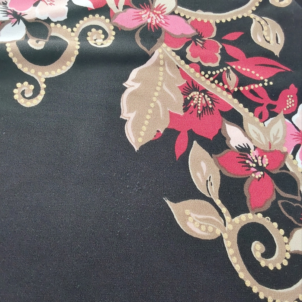 JM Woman Collection Keyhole Black Floral Tunic - Picture 8 of 11